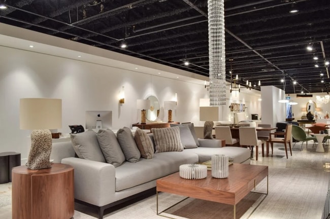 sản phẩm được trưng bày dễ nhìn có tính thẩm mỹ cao