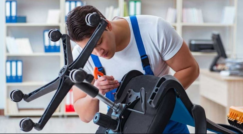 Cách sửa ghế xoay văn phòng bị tụt bằng ống nhựa