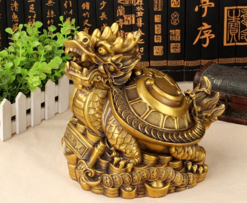 Trang trí bàn giám đốc bằng tượng linh vật