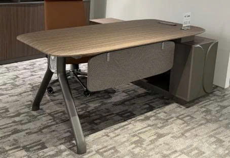 Bàn giám đốc nhập khẩu MIA15