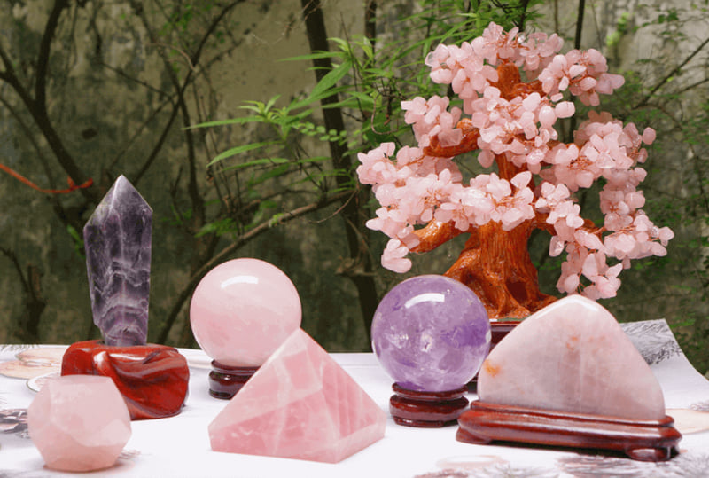 Tác dụng của đá phong thủy để bàn