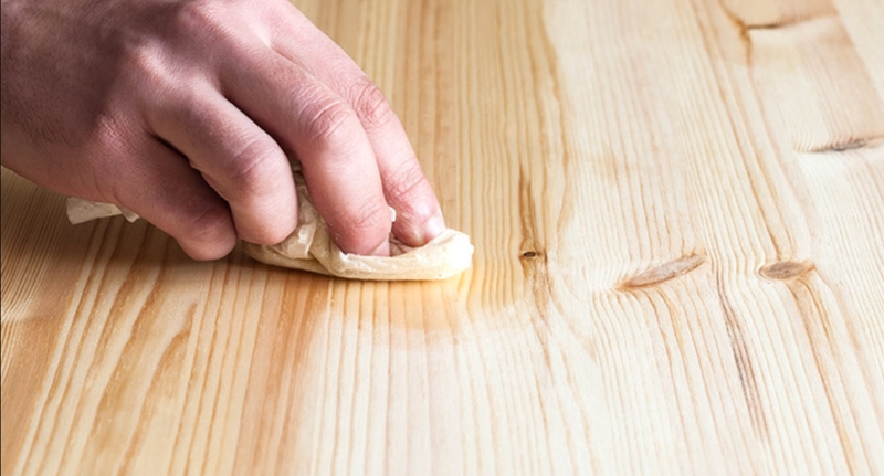Những lưu ý khi đánh vecni bàn ghế cũ