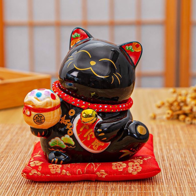 Mèo thần tài lông đen