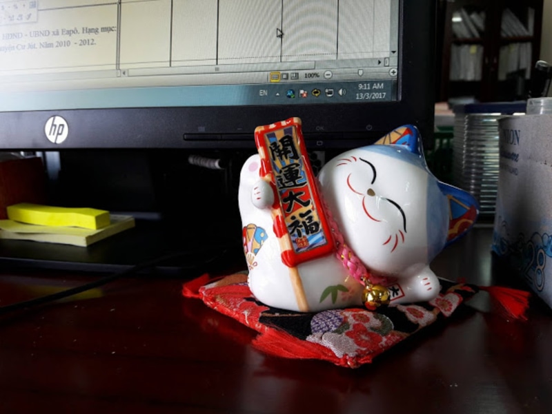 Vị trí đặt mèo thần tài trong văn phòng làm việc