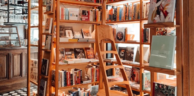 Kệ sách bằng gỗ an toàn và đa dạng mẫu mã