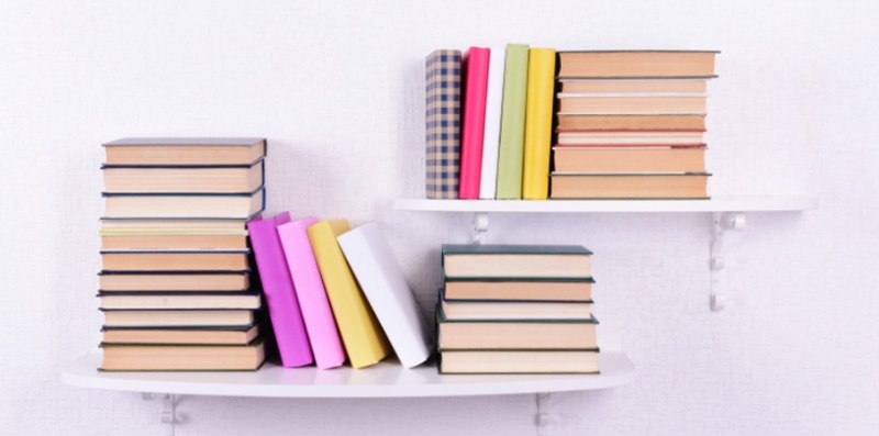Kệ sách quá nhỏ sẽ không đủ chứa sách