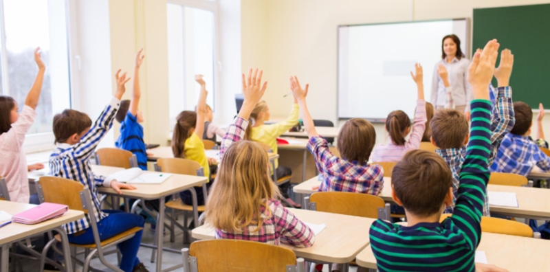 Tại sao nên trang trí kệ sách lớp học