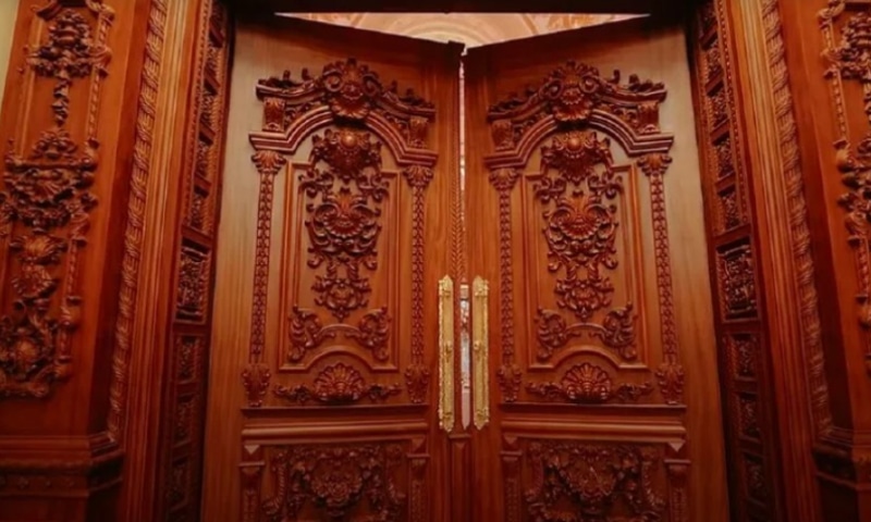 Ứng dụng làm cửa gỗ căm xe