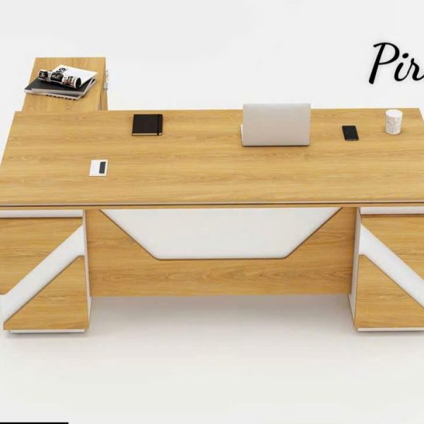 Bàn lãnh đạo QE12